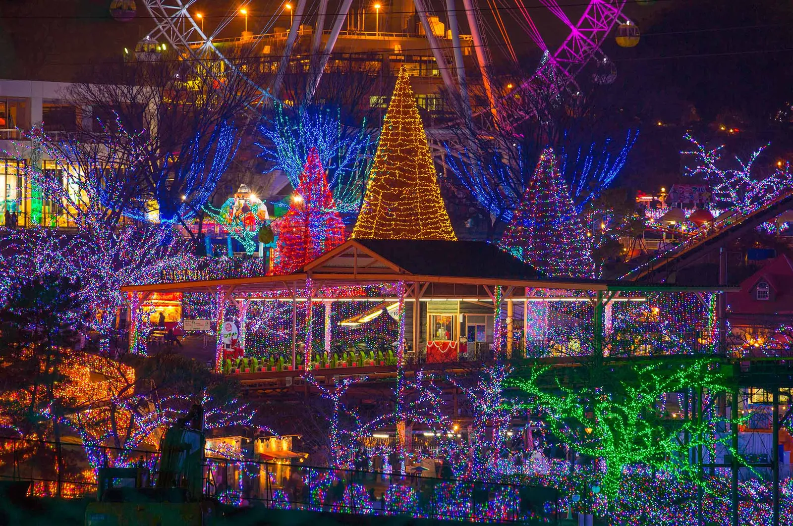 Las ciudades más iluminadas del mundo: Navidad 2024 brilla con tecnología LED y espectáculos inmersivos