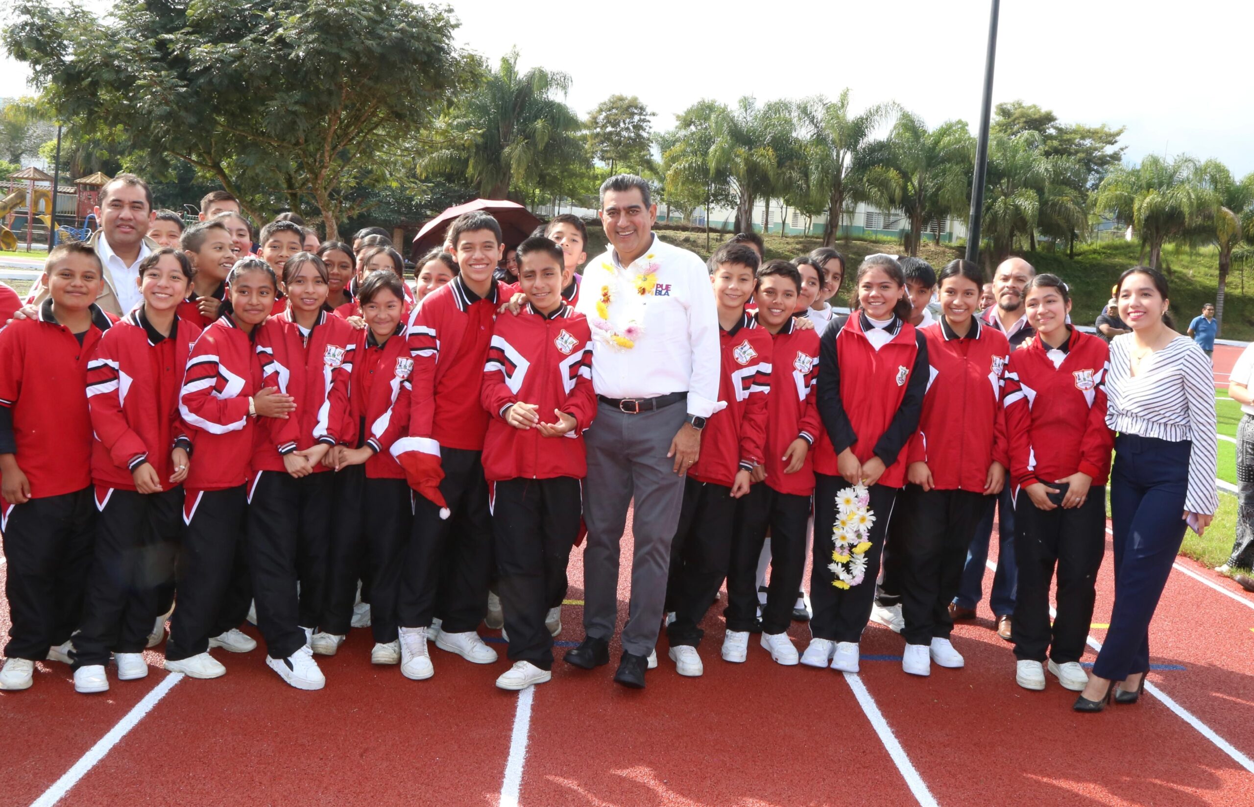 Sergio Salomón entrega rehabilitación de unidades deportivas
