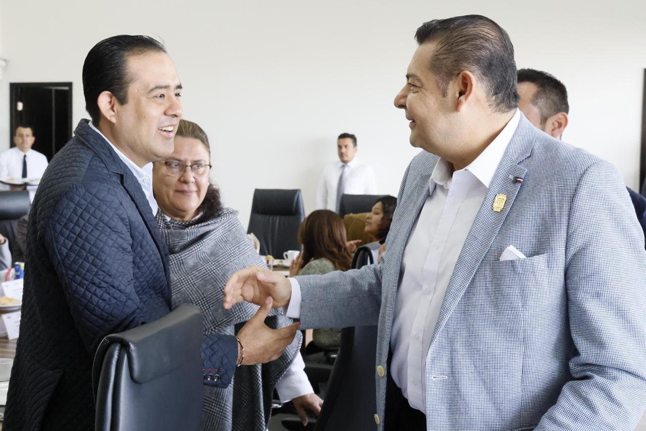 Alejandro Armenta ofrece a diputados federales trabajar sin filias ni fobias, por Amor a Puebla