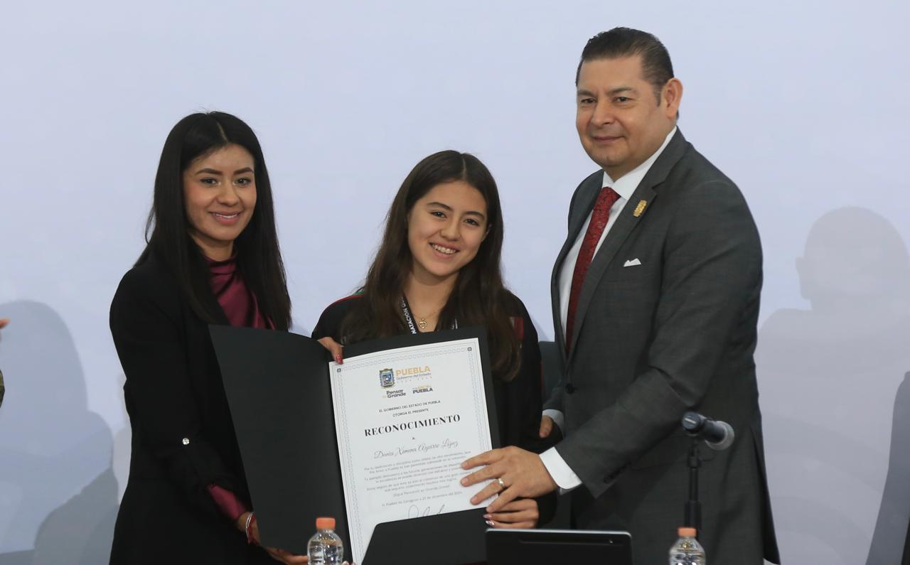 Familias poblanas recibirán 50 por ciento de descuento en polideportivos estatales: Alejandro Armenta