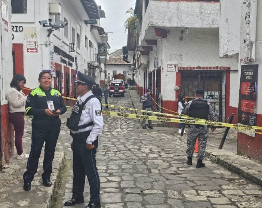 Policías recuperan parte del botín tras asalto en banco de  Cuetzalan
