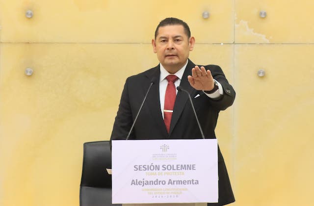 “Austeridad, eficiencia, sin corrupción ni prebendas” compromiso de Armenta al rendir protesta