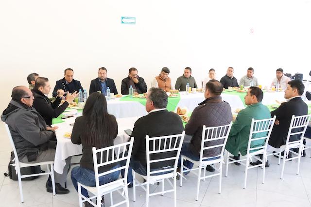Alejandro Armenta se reunió con ediles de la región Libres – Oriental