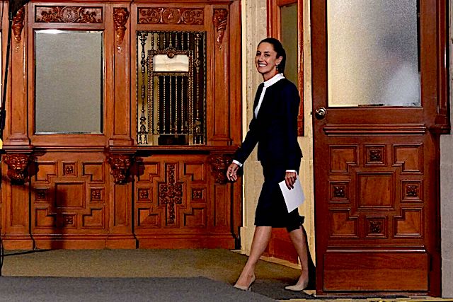 Claudia Sheinbaum se reunió con su gabinete  tras anuncios de emergencia nacional de Donald Trump
