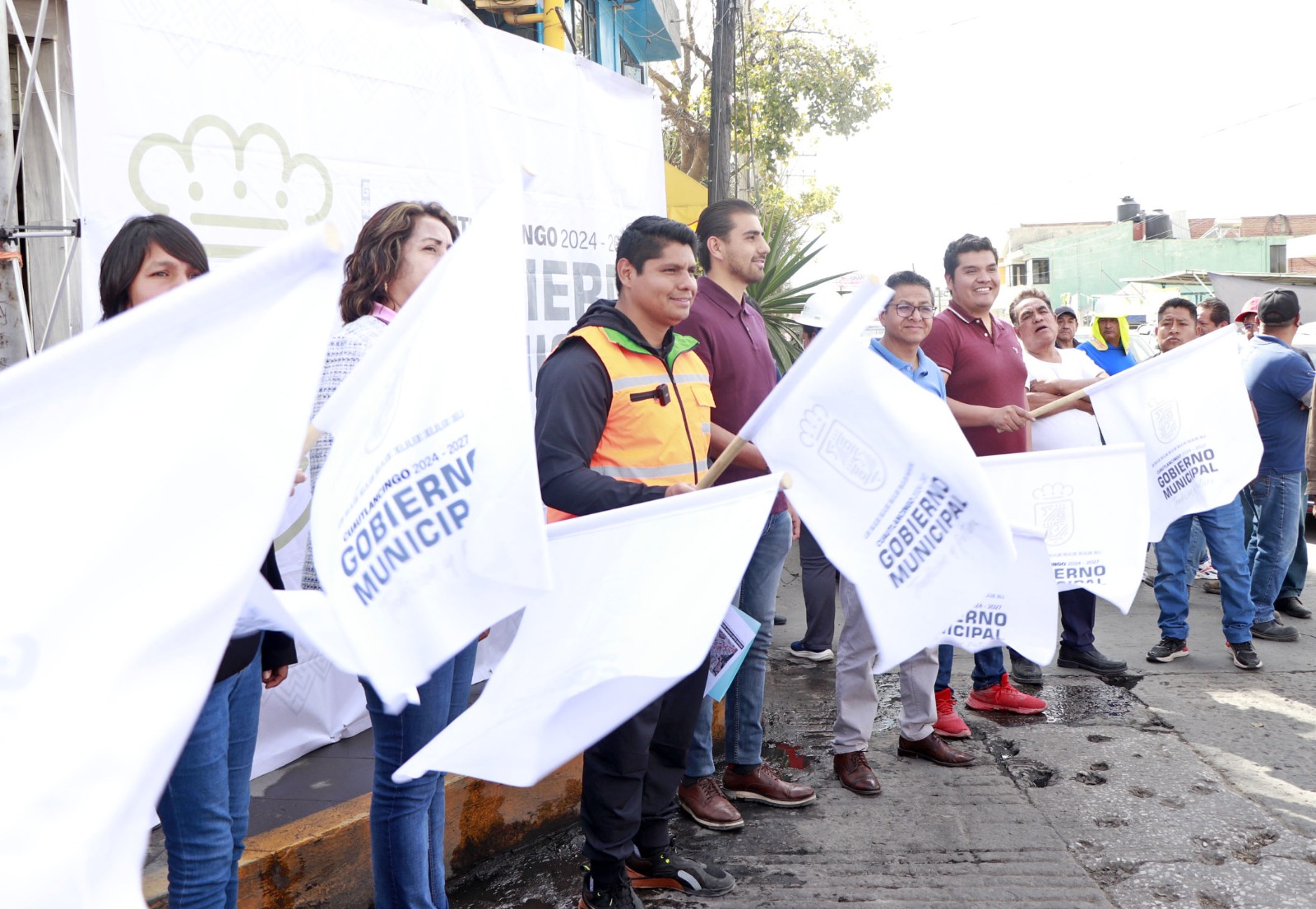 Arranca Omar Muñoz rehabilitación de importante arteria en San Lorenzo Almecatla
