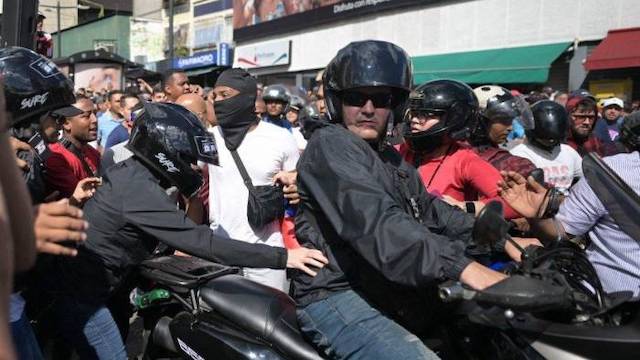 Reaparece María Corina, en redes, horas después de haber sido detenida por la policía de Chávez