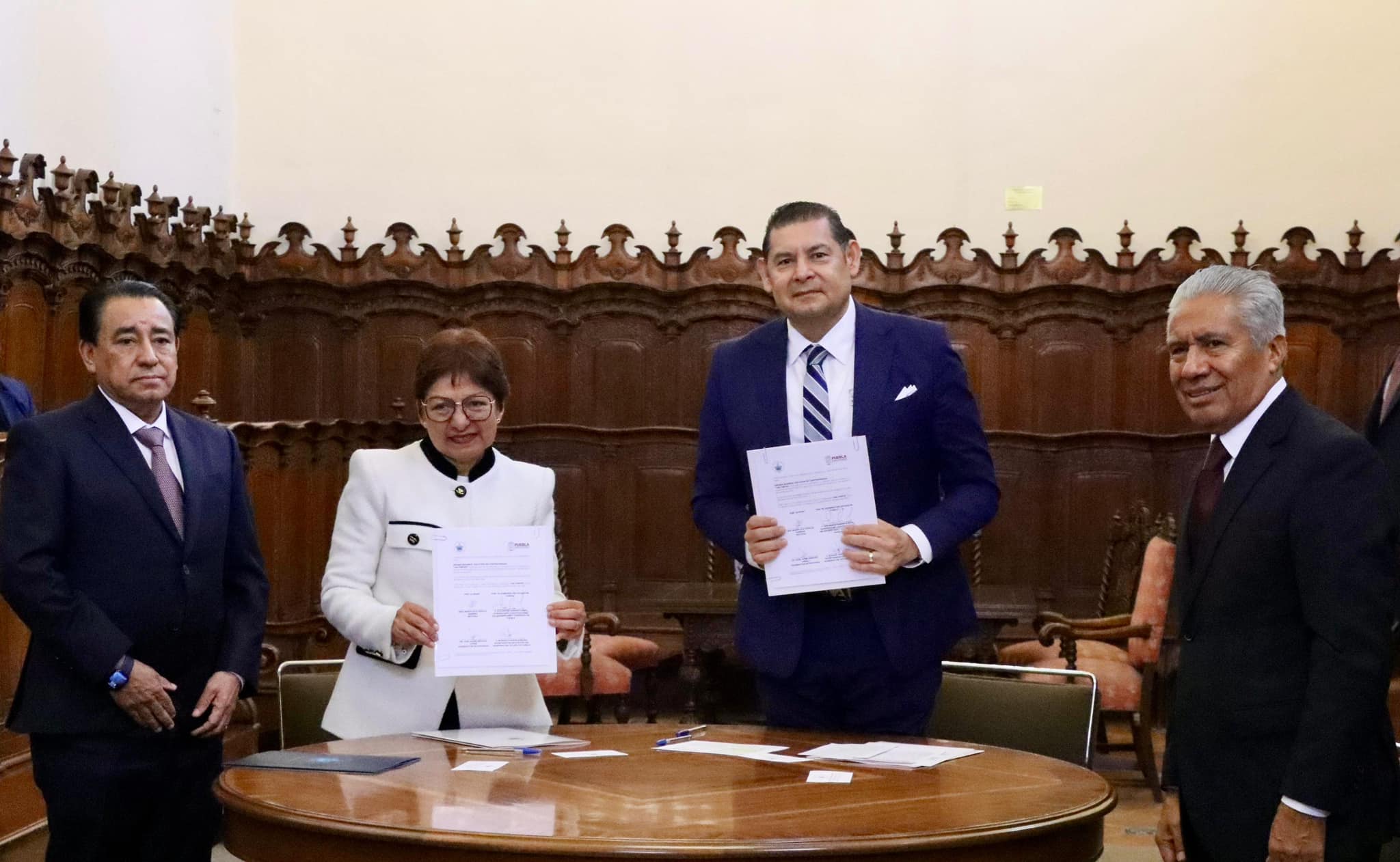 Armenta y Cedillo, firman convenio marco del Plan de Desarrollo para Puebla