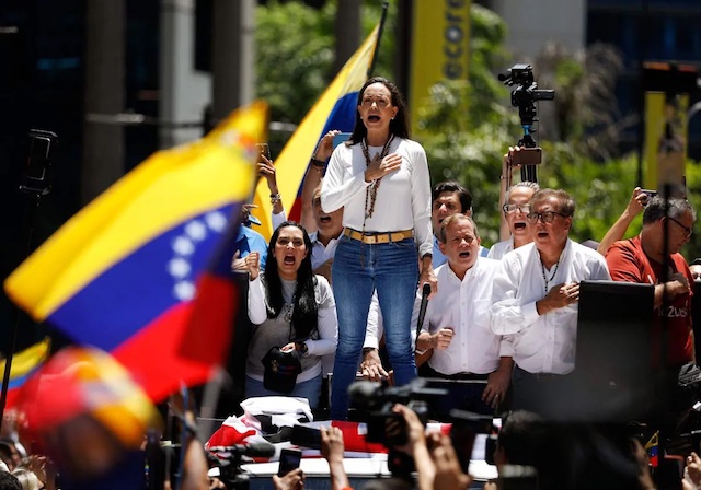 María Corina Machado, fue detenida con violencia por la policía chavista