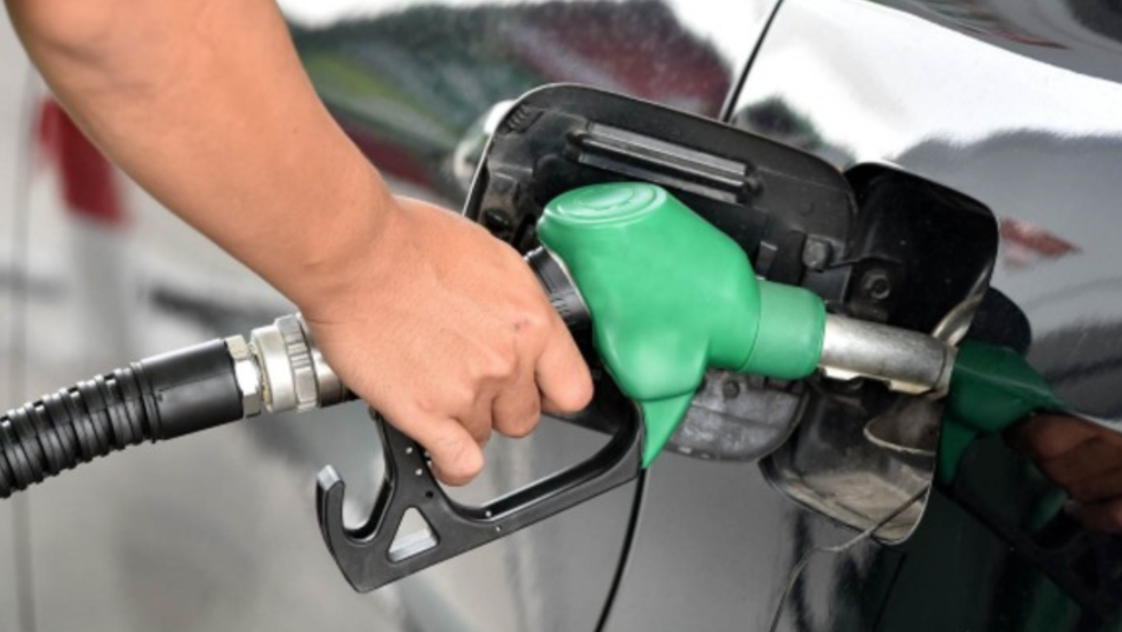 Acuerdo con gasolineros para que Magna no cueste más de 24 pesos: Sheinbaum