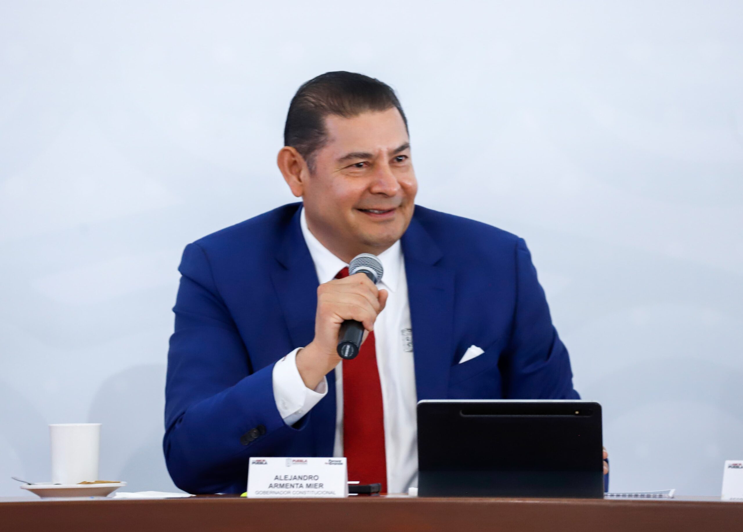 Promete Armenta que  no apoyará “negocios leoninos, ni vergonzosos”