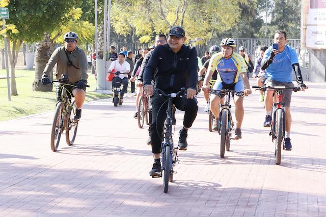 Armenta encabezó Rodada «Por Amor a Puebla» que unió a ciclistas