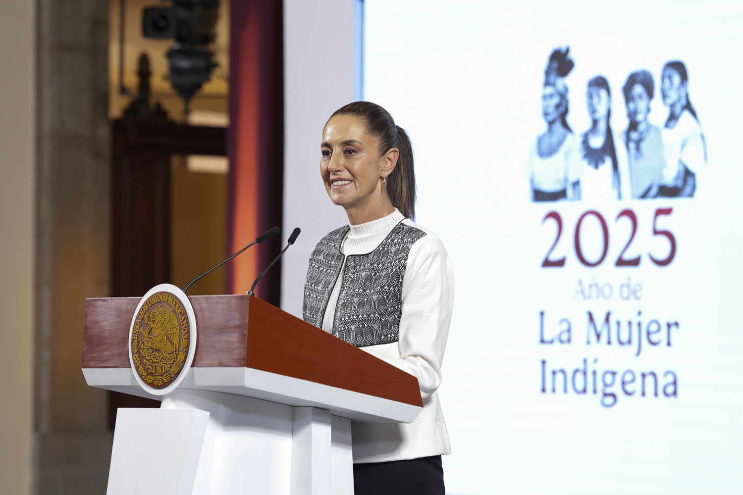Ciberseguridad, Hackeo, ClaudiaSheinbaum, Apple, EspionajeDigital, SeguridadInformática