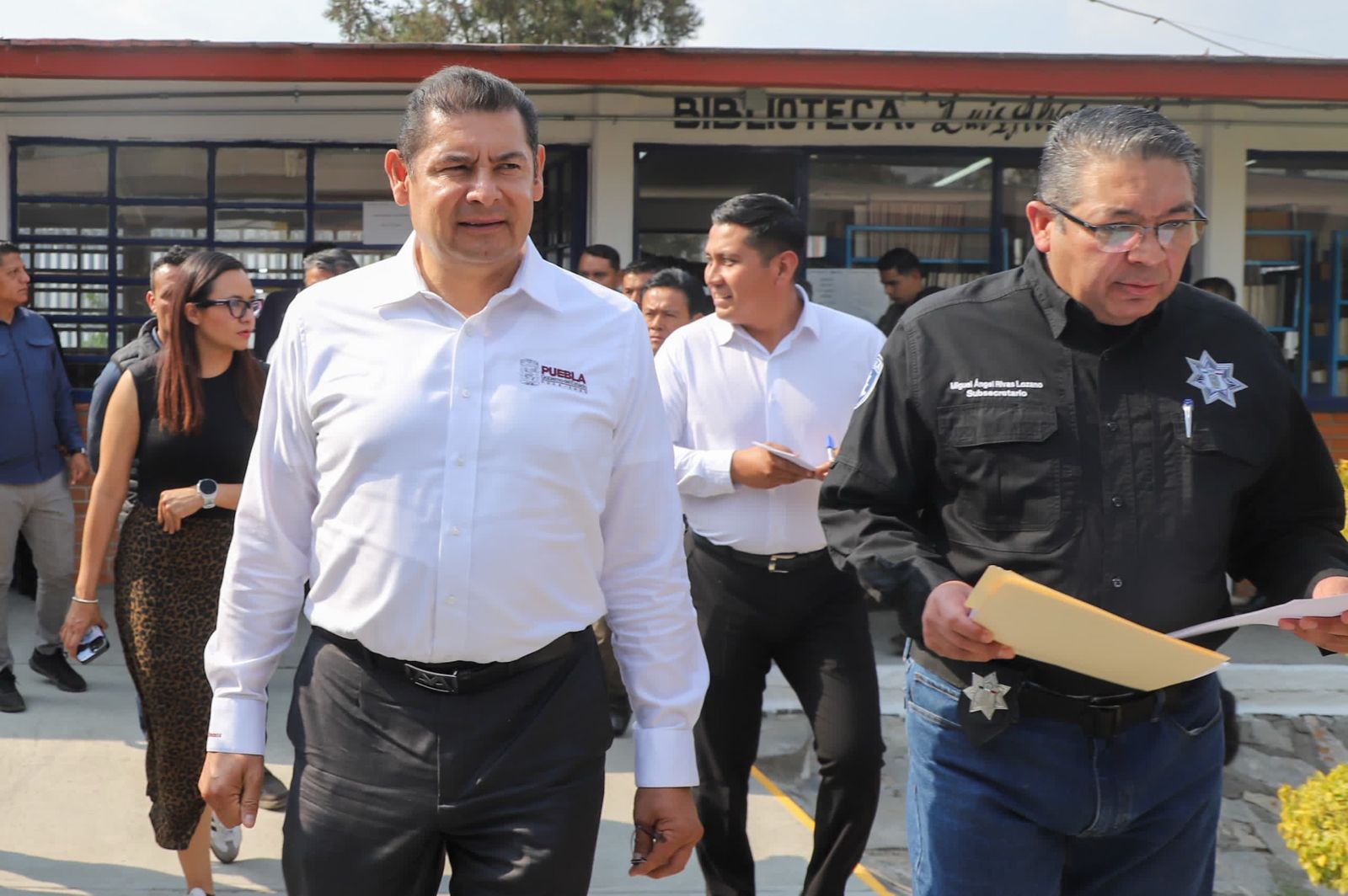 🏛️ Armenta supervisa el CERESO de Puebla para garantizar la reinserción social con dignidad: 700 internos trabajan en talleres, 200 estudian y se fortalecen áreas clave como cómputo, cocina y pedagogía. 🤝📚