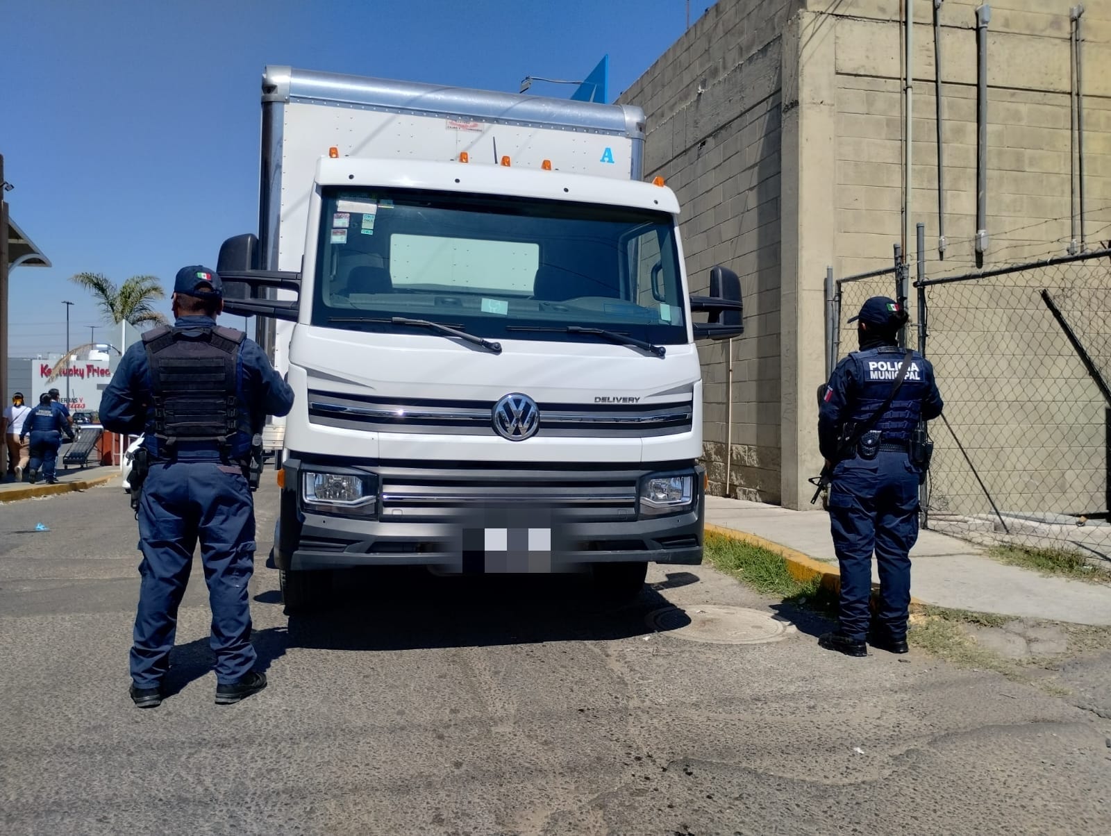 Recuperan en  Cuautlancingo vehículo robado