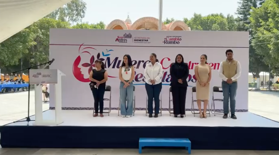 Entregan apoyos a mil mujeres en San Andrés Cholula con programa “Mujeres Construyendo Resultados”