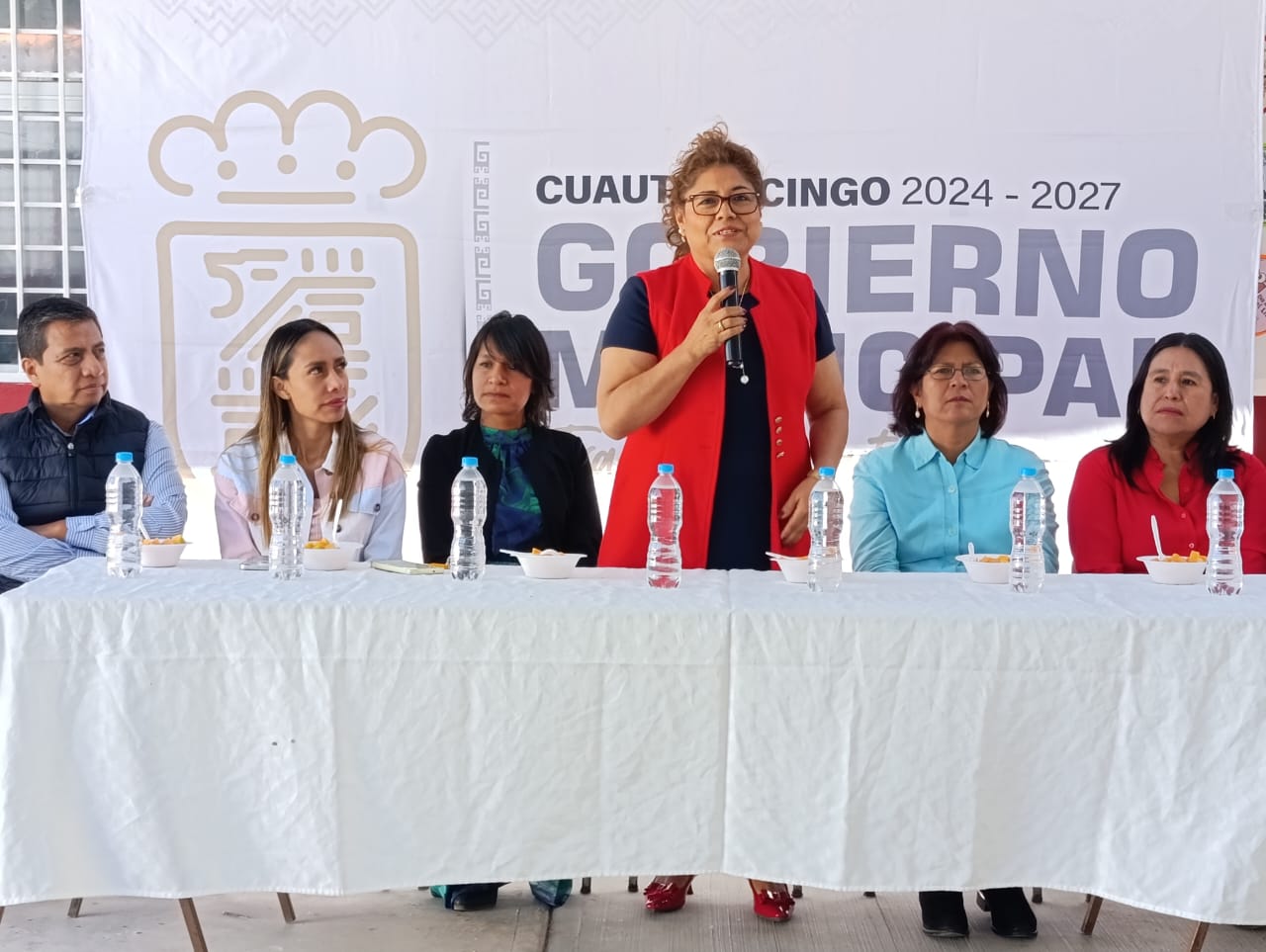 Entrega Tere Alfaro obras de mejoramiento en CAIC de San Cristóbal Tulcingo