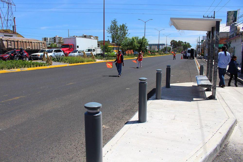 Limpia parabrisas sufre percance con transporte de limpia en Forjadores