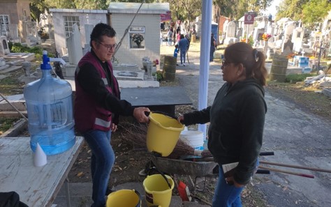 Se estiman más de 20 mil visitantes al Panteón Municipal por Día de las Madres