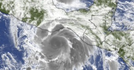 Huracán Erick se intensifica y tocará tierra mañana como categoría 3 entre Oaxaca y Guerrero