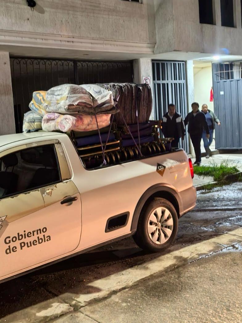 SEDIF  entregó víveres, colchonetas y cobertores a pobladores de Texmelucan, afectados por lluvias
