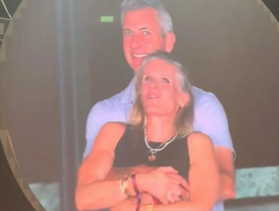 “O están teniendo una aventura…”: Chris Martin desata escándalo con pareja viral en concierto de Coldplay