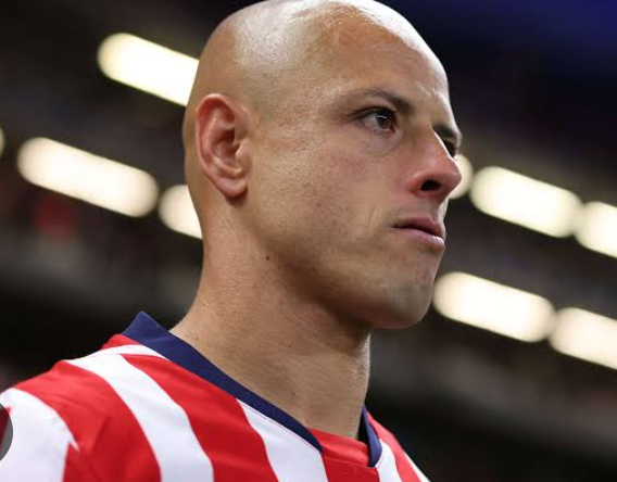 Sheinbaum reprende a Chicharito por comentarios machistas