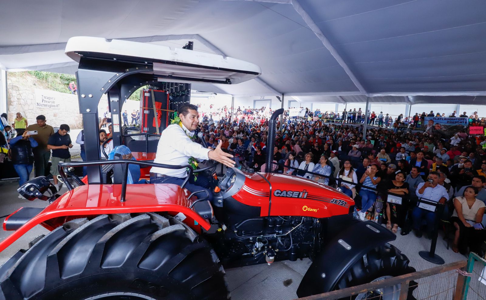 Teziutlán y Tlatlauquitepec se incorporan a la competitividad agrícola, Armenta entrega apoyos al campo por 24 mdp