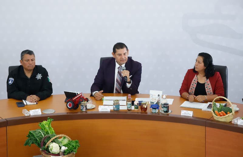 Armenta reiteró su compromiso de brindar seguridad a campesinos