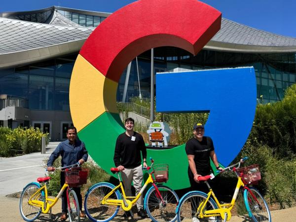 Talento poblano brilla en Silicon Valley: estudiantes exploran el futuro de la energía y la tecnología