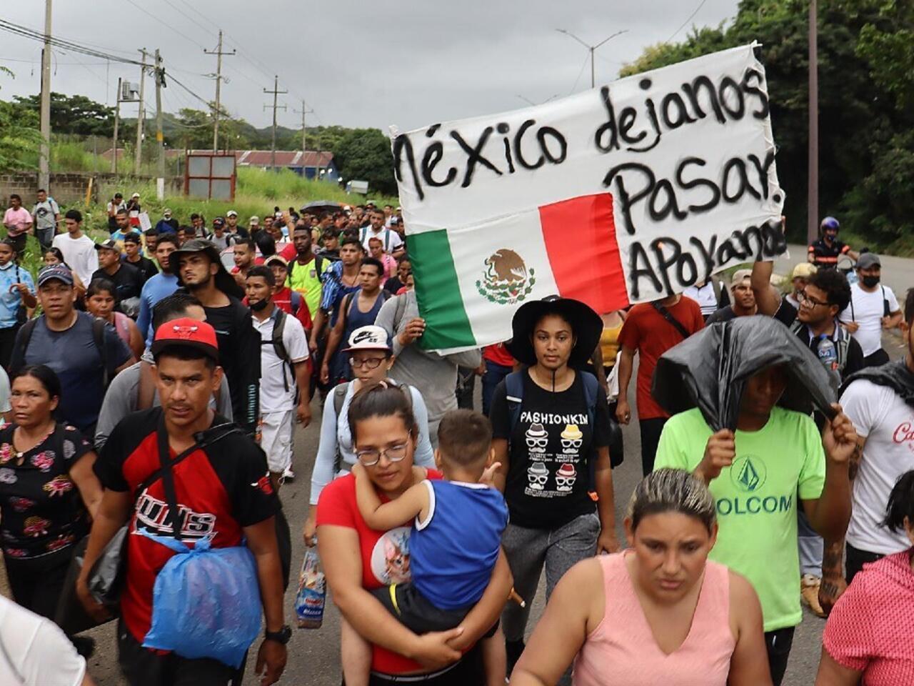 🚶‍♂️ Nueva caravana migrante avanza desde Tapachula rumbo a CDMX