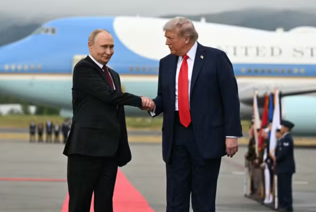Trump y Putin aterrizan en Alaska para histórica cumbre sobre la guerra en Ucrania