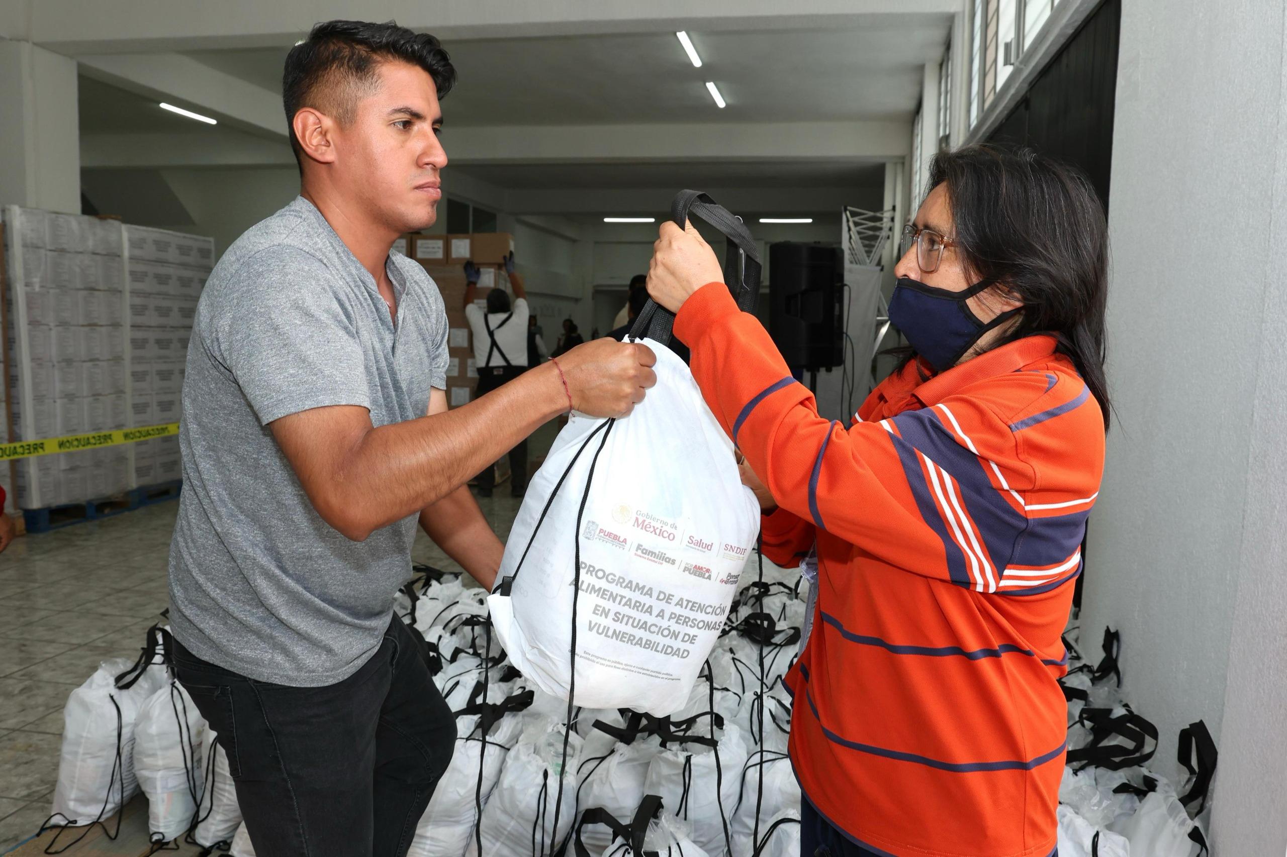 SEDIF distribuye 117 mil 194 despensas para beneficiar a 16 mil 742 poblanos.