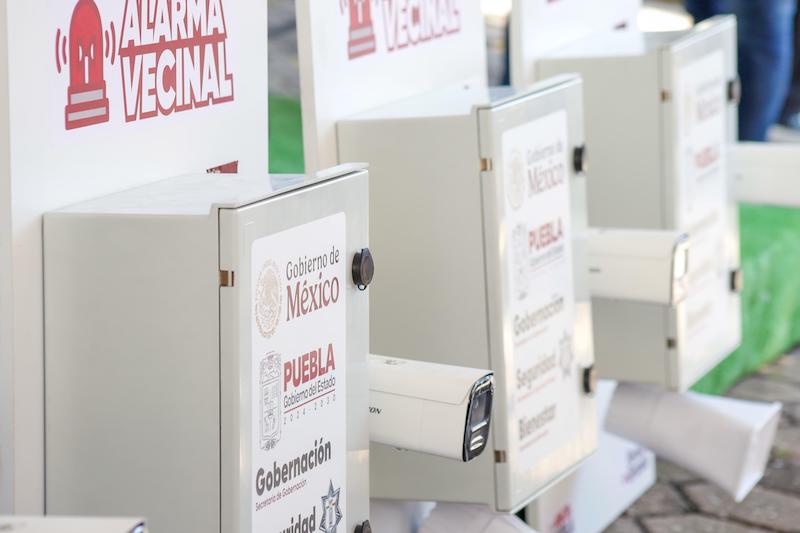 Gobierno de Puebla dotó de alarmas vecinales a colonias del nororiente de la capital para fortalecer la seguridad