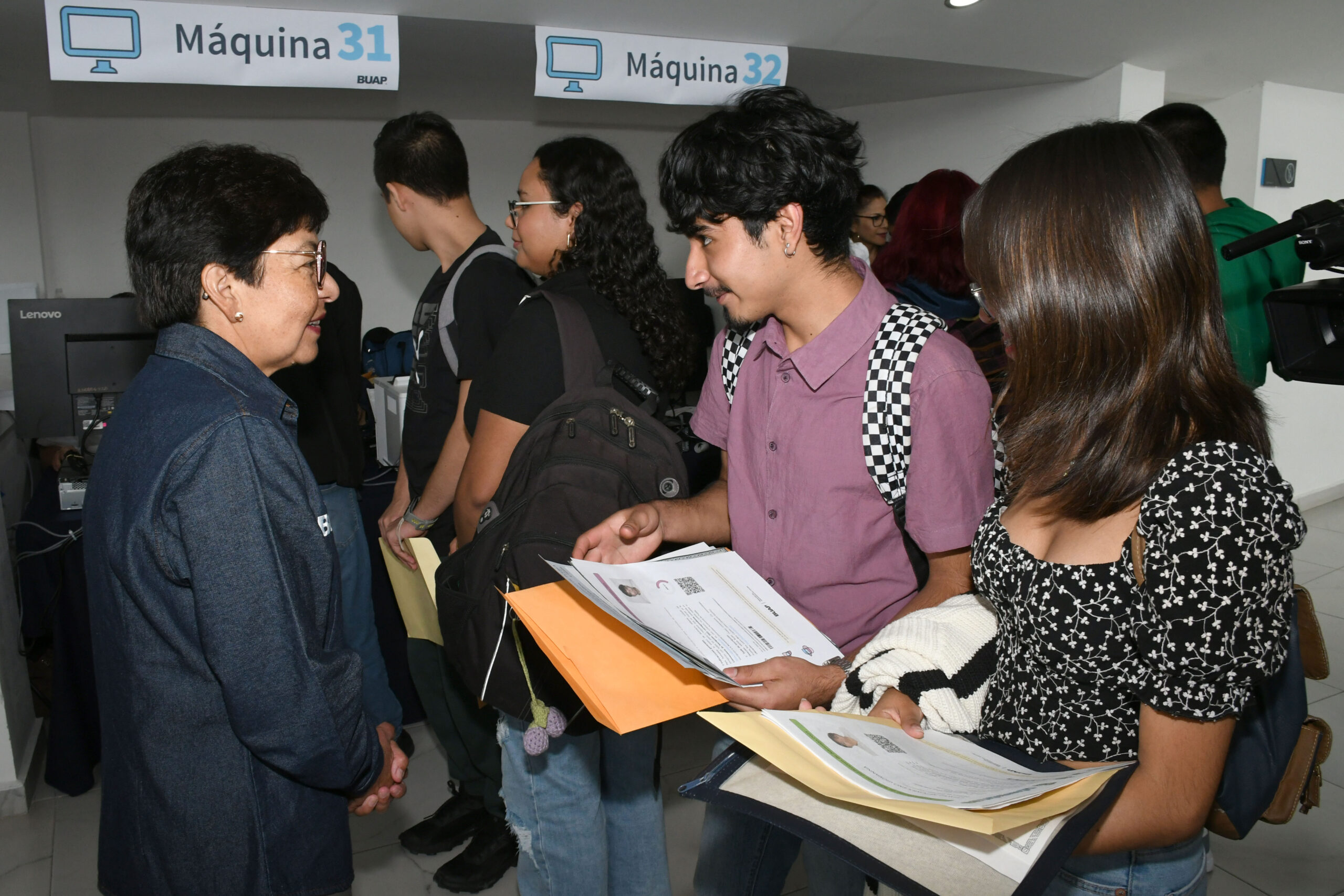Casi 9 mil jóvenes inician inscripción al nivel superior de la BUAP