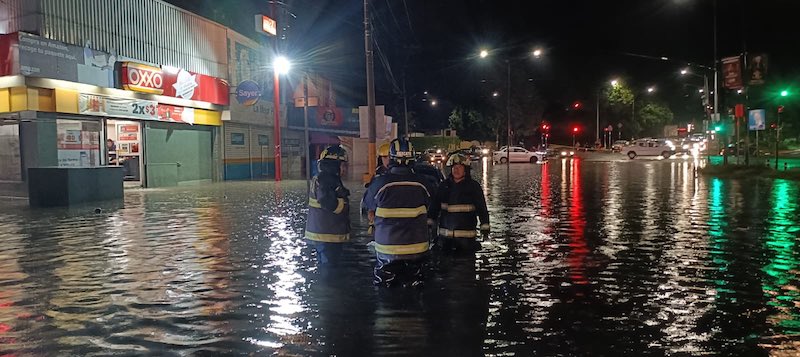 Bomberos y Protección Civil del Estado realizaron labores de rescate y desagüe en «La Margarita».