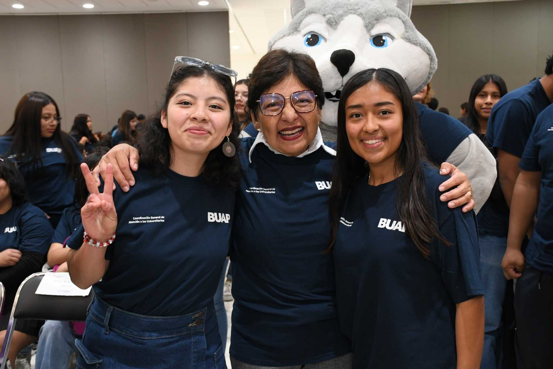 Rectora Lilia Cedillo reconoce a tutores, mentores y lobomentores de la BUAP