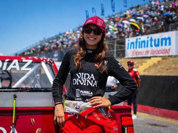 Sol Díaz, la piloto poblana que acelera rumbo a la gloria en Querétaro