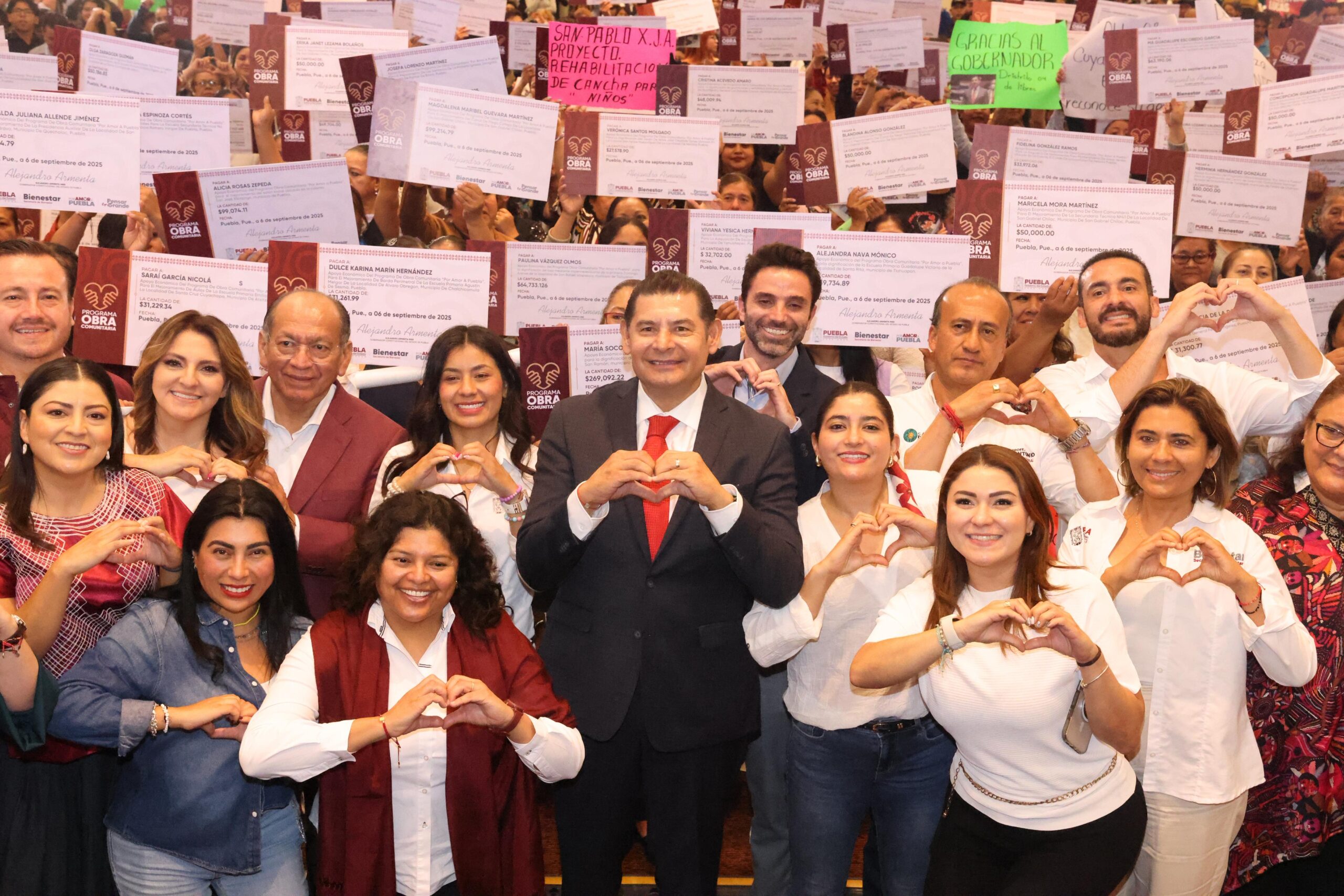 Alejandro Armenta encabezó  entrega de 197 apoyos del Programa de Obra Comunitaria por más de 17 millones