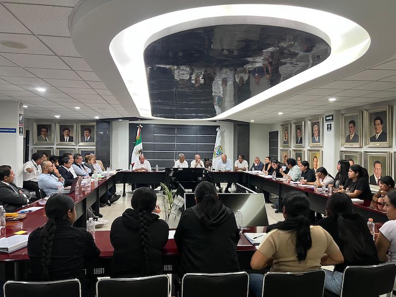 Diálogo de SEGOB, SEP y CEDH con normalistas de Teteles