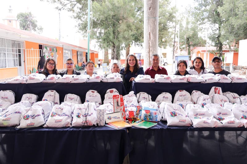 9 mil  escolares de primaria en San Andrés Cholula beneficiados con la entrega de útiles, en el regreso a clases