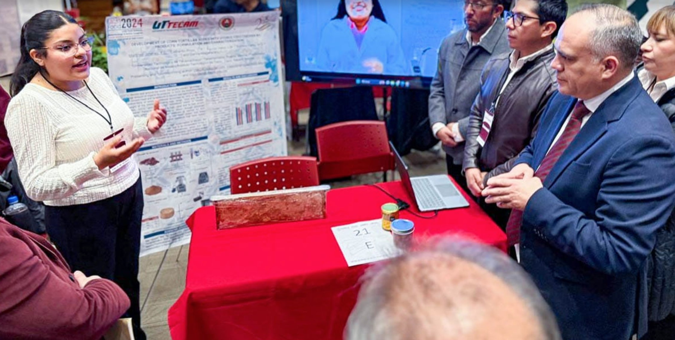 Talento UTTECAM brilla en la Feria Estatal de Ciencia e Ingeniería 2025