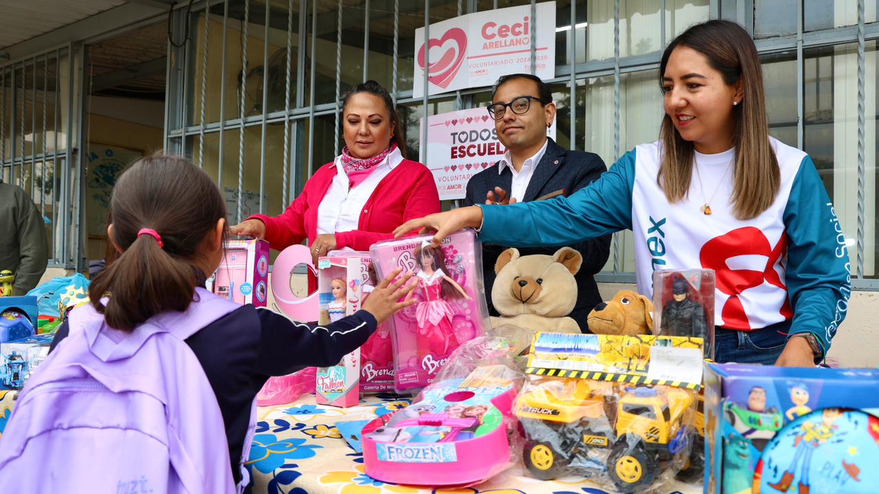 SEDIF entrega apoyos mediante el programa “Todos a la Escuela»