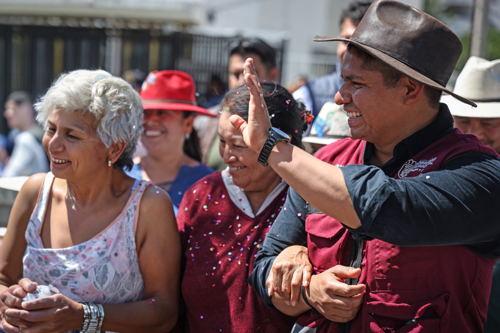 Omar Muñoz continúa dignificando las vialidades de Cuautlancingo