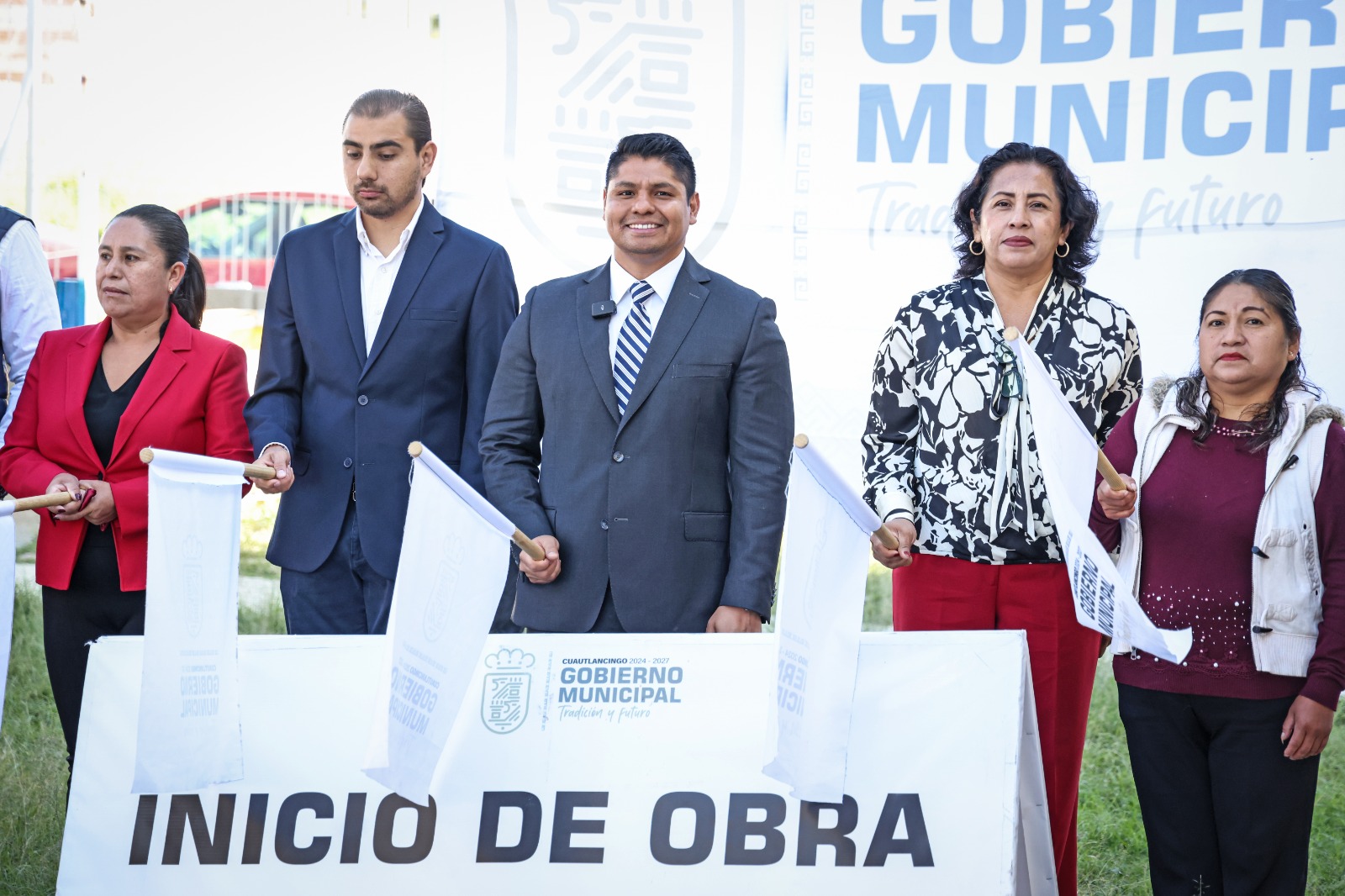 Omar Muñoz inaugura arco techo del bachillerato “Forjadores de Puebla”