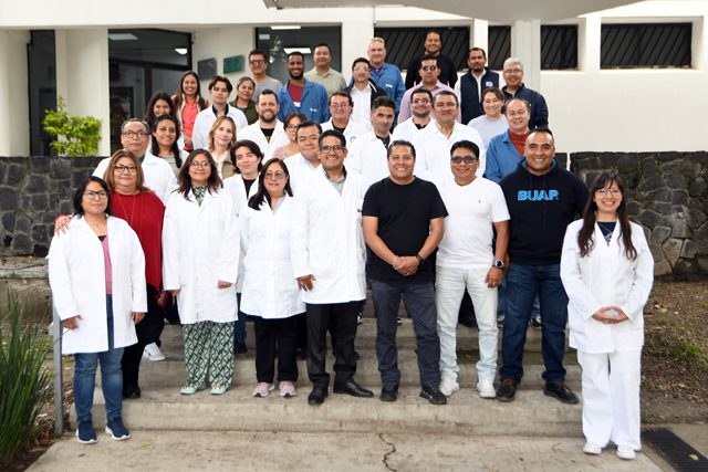 4 décadas de investigación del  posgrado en Dispositivos Semiconductores BUAP