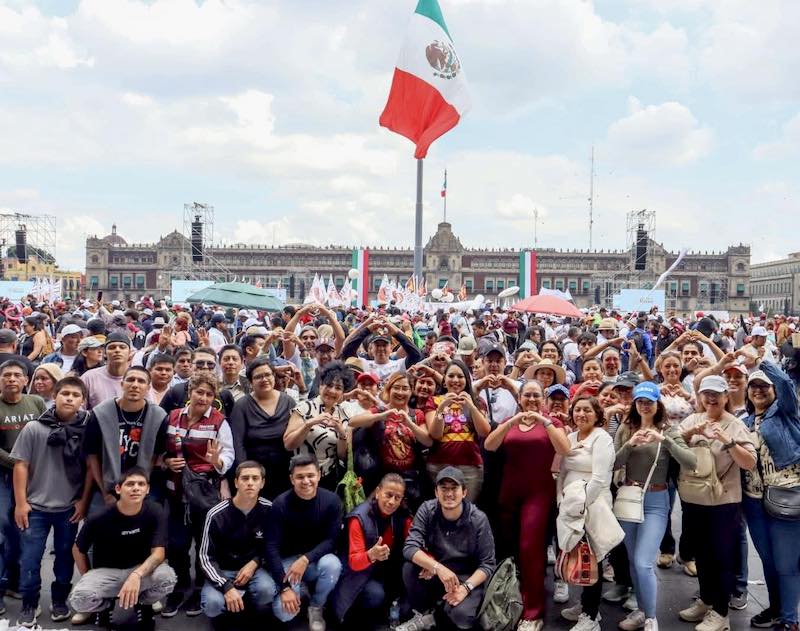 Delegación cholulteca presente en el Primer Informe de Sheinbaum