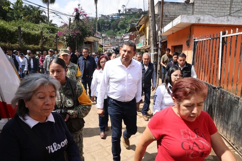10 mil 811 casas afectadas en la región siniestrada; Armenta estuvo en Huauchinango