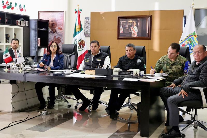 Rescate de carreteras, puente aéreo, reparto de víveres y albergue, prioridad en la Sierra de Puebla