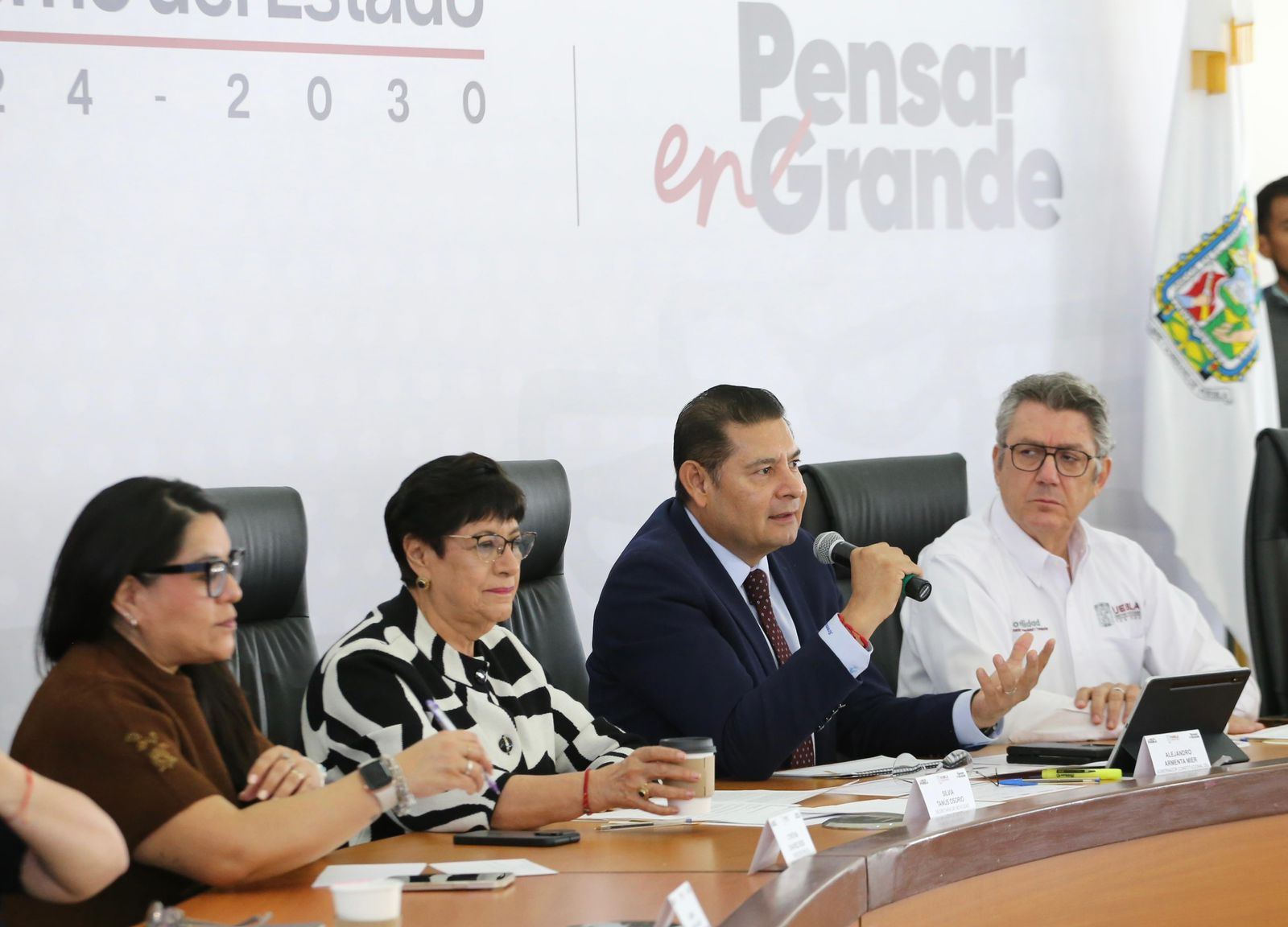 Gobierno de Puebla premia con 20 por ciento de apoyo directo a transportistas cumplidos