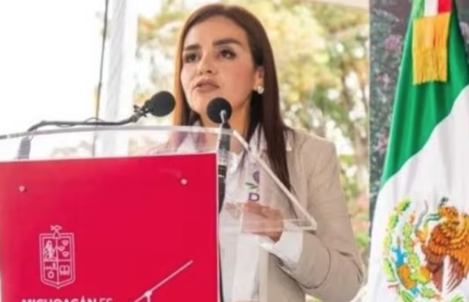 Grecia Quiroz, viuda de Carlos Manzo, asume como alcaldesa de Uruapan tras el asesinato de su esposo